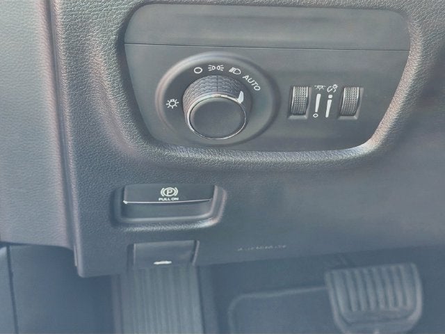 2027 Jeep Grand Cherokee Laredo