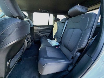 2027 Jeep Grand Cherokee Laredo