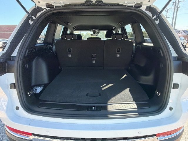 2027 Jeep Grand Cherokee Laredo