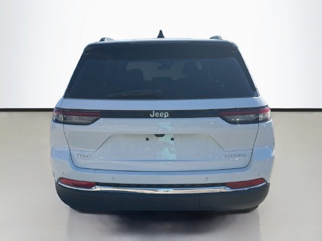 2027 Jeep Grand Cherokee Laredo