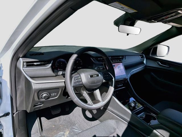 2027 Jeep Grand Cherokee Laredo X