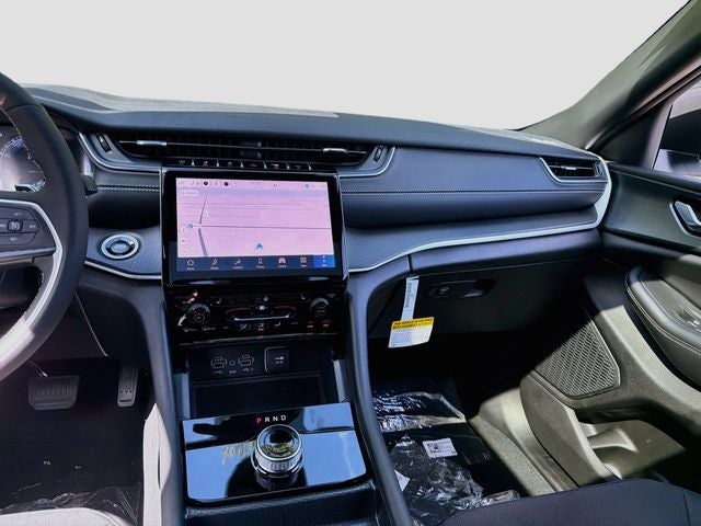 2027 Jeep Grand Cherokee Laredo X