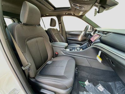 2027 Jeep Grand Cherokee Laredo X