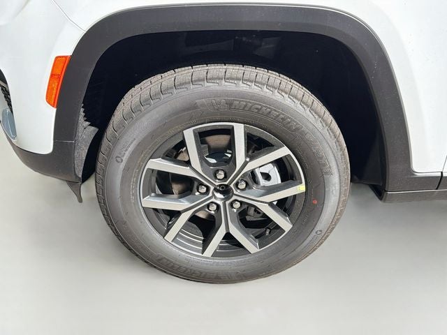 2027 Jeep Grand Cherokee Laredo X