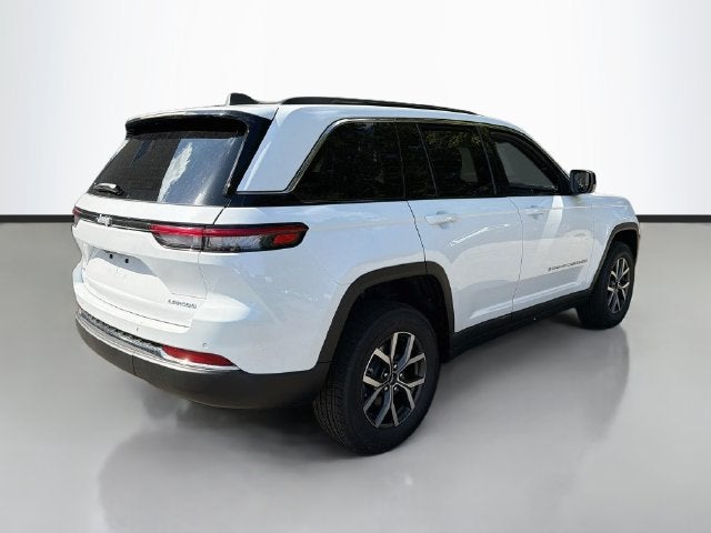2027 Jeep Grand Cherokee Laredo X