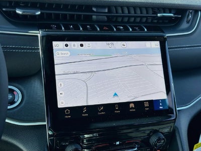 2027 Jeep Grand Cherokee Laredo