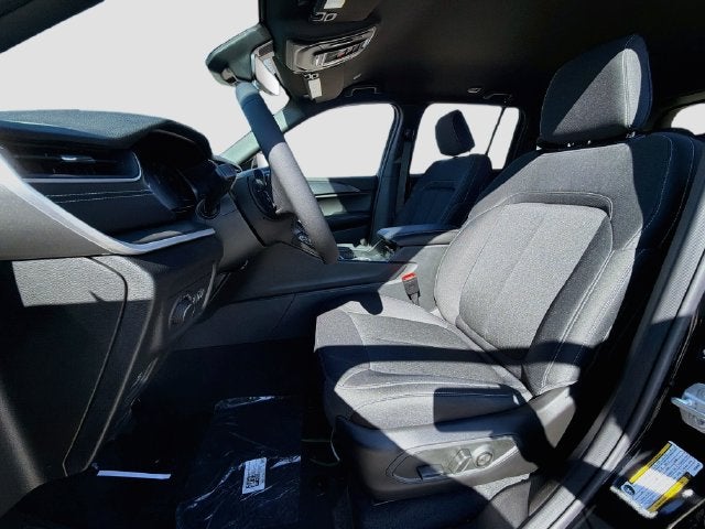 2027 Jeep Grand Cherokee Laredo