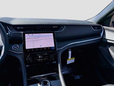 2027 Jeep Grand Cherokee Laredo