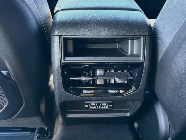 2027 Jeep Grand Cherokee Laredo