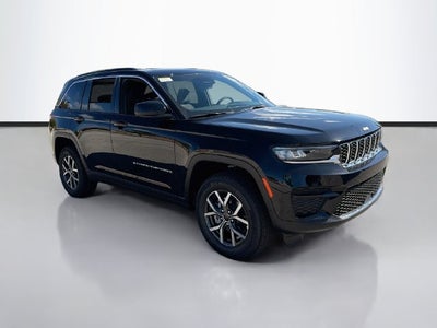 2027 Jeep Grand Cherokee Laredo