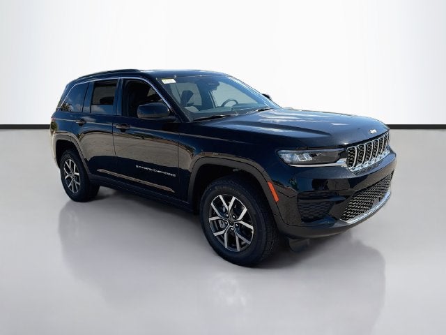 2027 Jeep Grand Cherokee Laredo