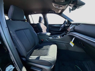2027 Jeep Grand Cherokee Laredo