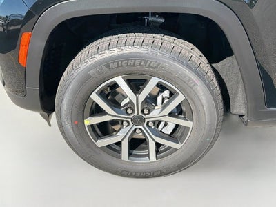 2027 Jeep Grand Cherokee Laredo
