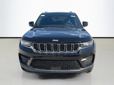 2027 Jeep Grand Cherokee Laredo
