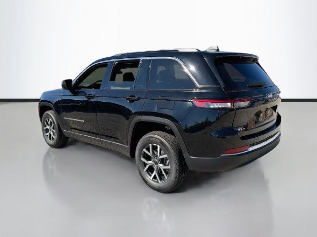 2027 Jeep Grand Cherokee Laredo