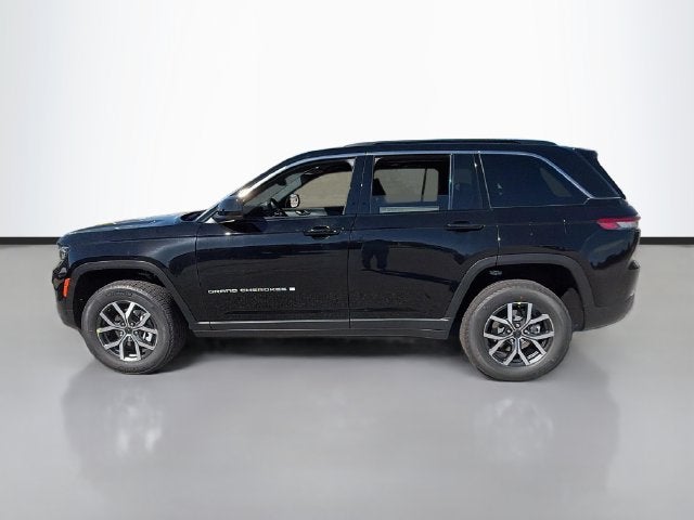 2027 Jeep Grand Cherokee Laredo