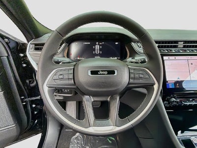 2027 Jeep Grand Cherokee Laredo