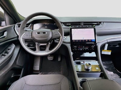 2027 Jeep Grand Cherokee Laredo