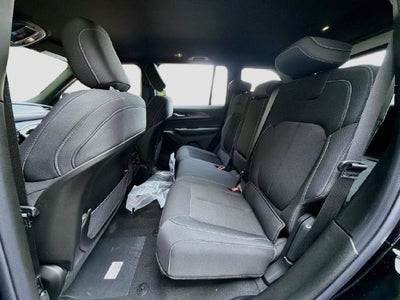 2027 Jeep Grand Cherokee Laredo