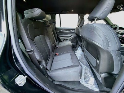 2027 Jeep Grand Cherokee Laredo