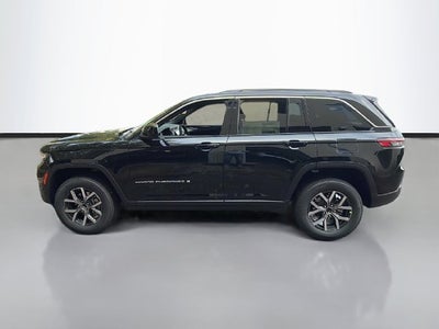 2027 Jeep Grand Cherokee Laredo