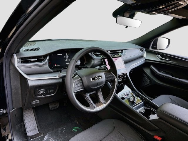 2027 Jeep Grand Cherokee Laredo