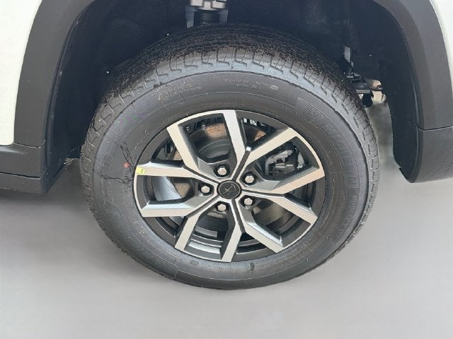 2027 Jeep Grand Cherokee Laredo X