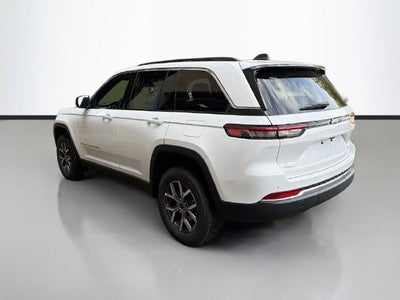 2027 Jeep Grand Cherokee Laredo X