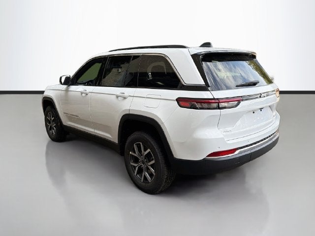 2027 Jeep Grand Cherokee Laredo X