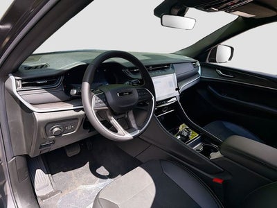 2026 Jeep Grand Cherokee Altitude