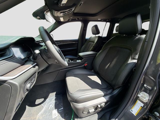 2026 Jeep Grand Cherokee Altitude