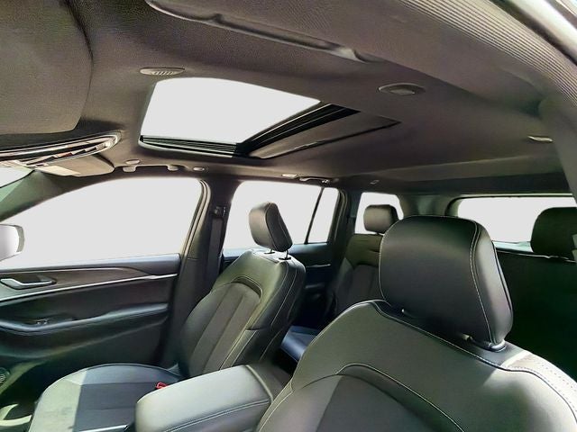 2026 Jeep Grand Cherokee Altitude