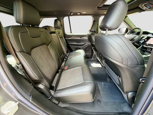 2026 Jeep Grand Cherokee Altitude