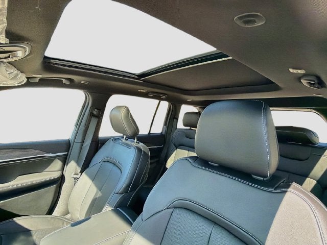 2027 Jeep Grand Cherokee Limited Reserve
