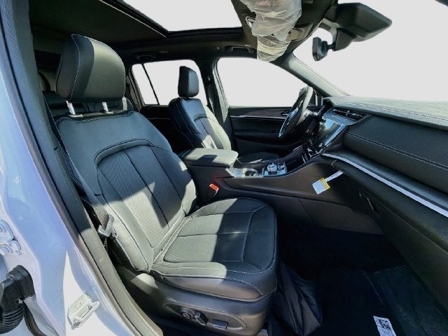 2027 Jeep Grand Cherokee Limited Reserve