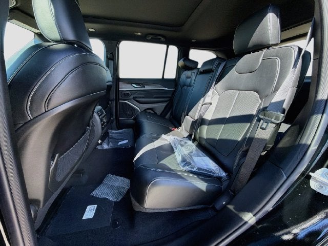 2027 Jeep Grand Cherokee Limited Reserve