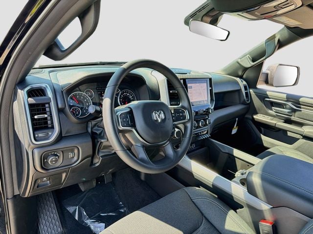 2027 RAM 1500 Big Horn/Lone Star