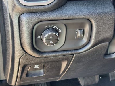 2027 RAM 1500 Big Horn/Lone Star