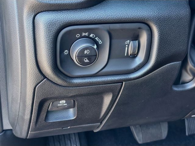 2027 RAM 1500 Big Horn/Lone Star