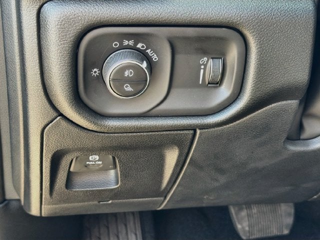 2027 RAM 1500 Big Horn/Lone Star