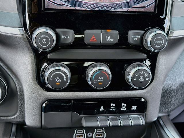 2027 RAM 1500 Big Horn/Lone Star