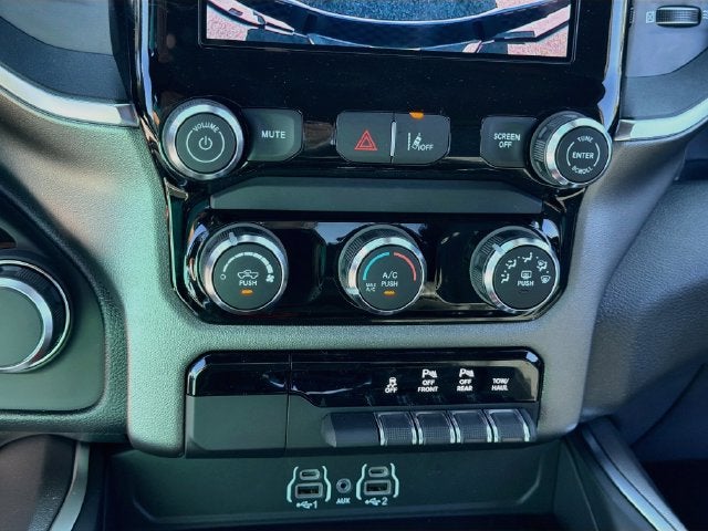 2027 RAM 1500 Big Horn/Lone Star