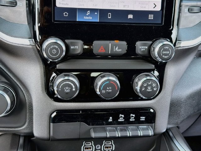 2027 RAM 1500 Big Horn/Lone Star