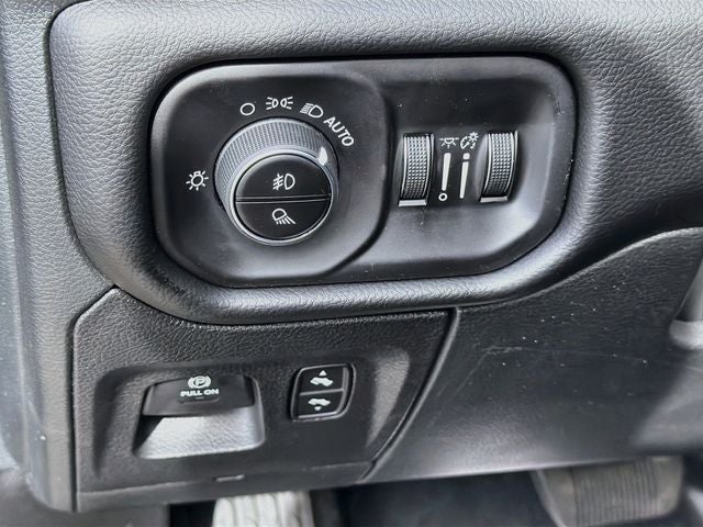 2027 RAM 1500 Big Horn/Lone Star