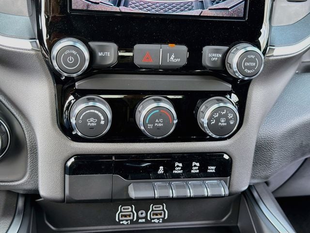 2027 RAM 1500 Big Horn/Lone Star