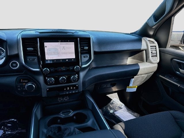 2027 RAM 1500 Big Horn/Lone Star