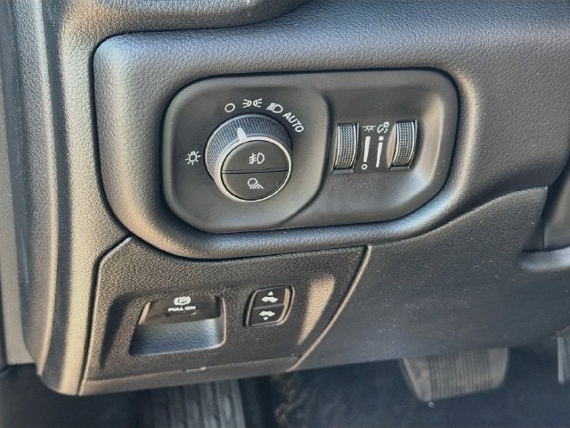2027 RAM 1500 Big Horn/Lone Star
