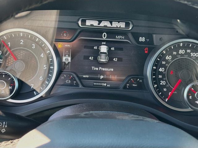 2027 RAM 1500 Big Horn/Lone Star