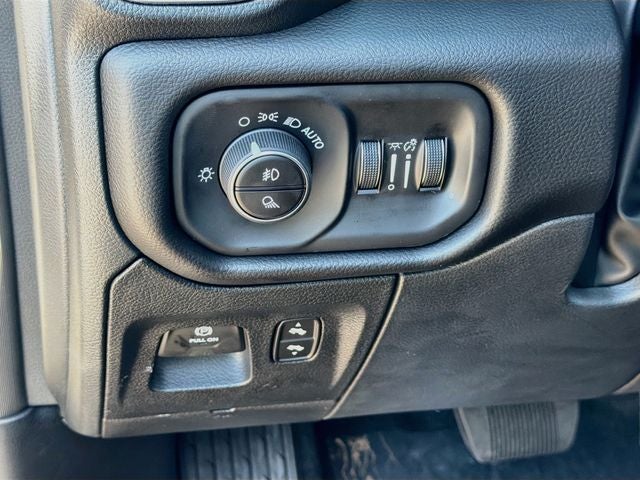 2027 RAM 1500 Big Horn/Lone Star