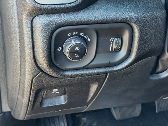 2027 RAM 1500 Big Horn/Lone Star